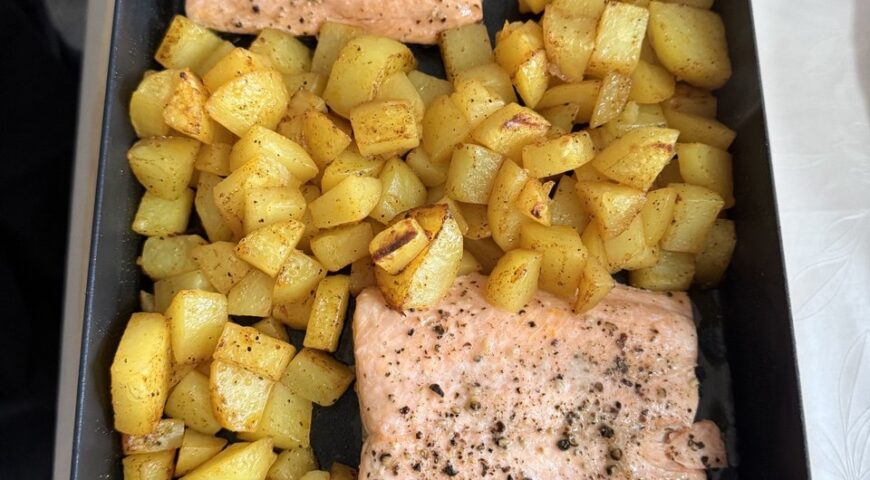 Lachsfilet mit Kartoffelwürfel